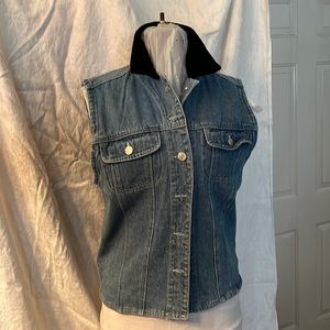 Denim vest with velvet collar